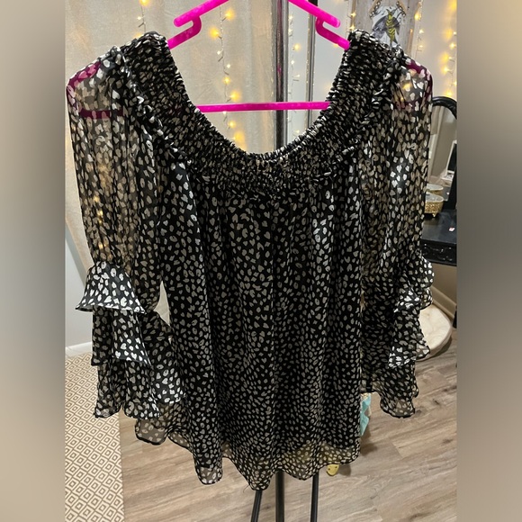 Boutique Ruffle and Dots Black Sheer Flowing Blouse Size L - Picture 4 of 16